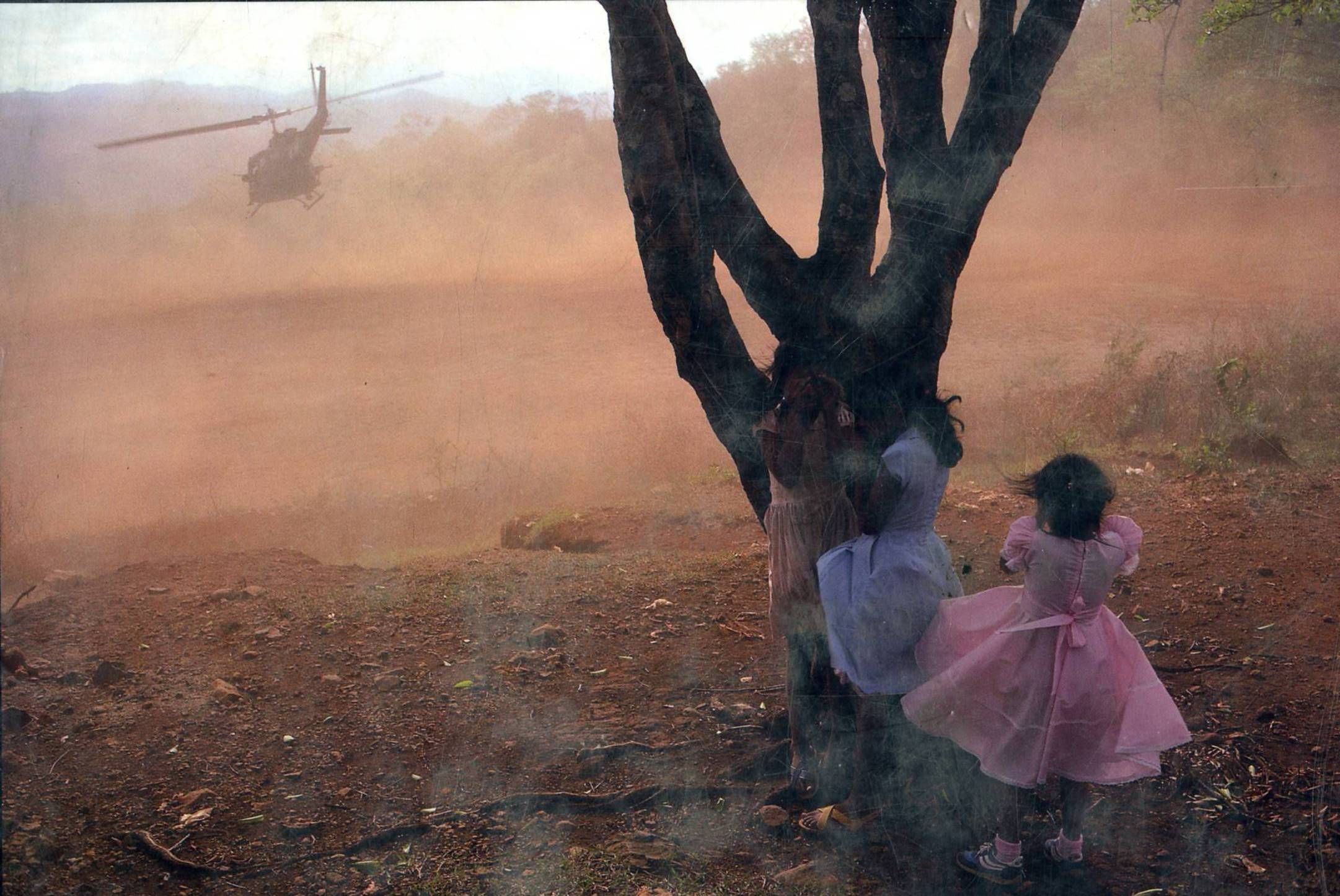 8-گوشه هایی از هراس ناشی از جنگ داخلی. 1984، ال سالوادور، جیمز نچوی