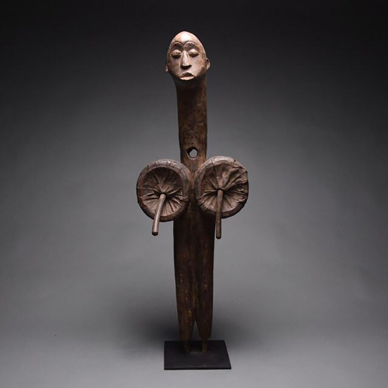 مجسمه Fang Bellows اثر هنرمند ناشناس آفریقایی، قیمت  9600 دلار