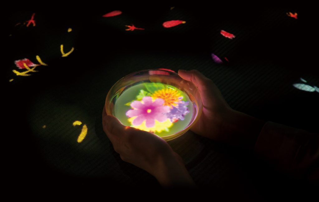 teamLab, Flowers Bloom in an Infinite Universe inside a Teacup (2016). © teamLab, courtesy Pace Gallery.